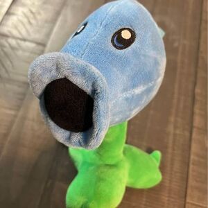Plants VS Zombies Blue Snow Pea Shooter Plush Window Cling